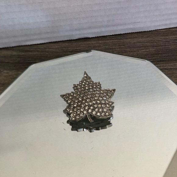 Silvertone Maple Leaf Rhinestone Brooch - Picture 3 of 10